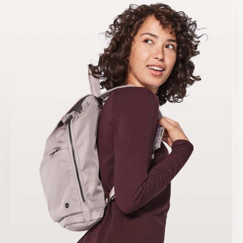 Lululemon Carry Onward Rucksack *12L - Picture 15 of 17
